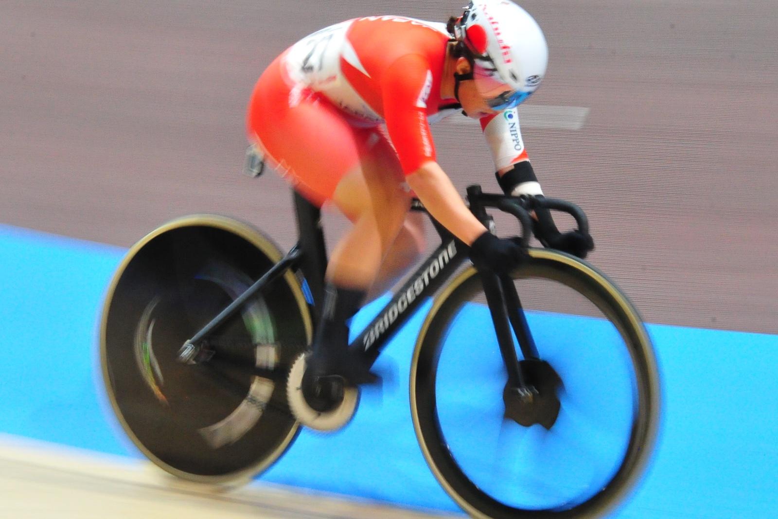 女子オムニアム 機材サポートの梶原選手が優勝 世界チャンピオンに uciトラック世界選手権 ブログ ブリヂストンサイクル株式会社